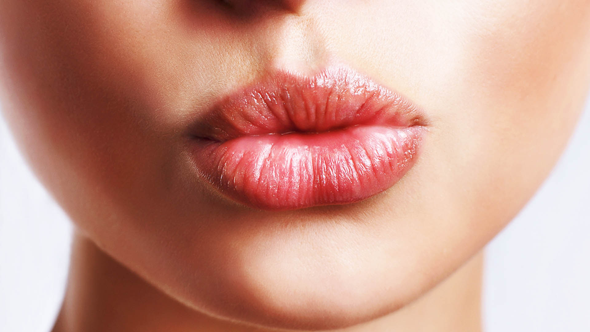 Как да гримираме устните си